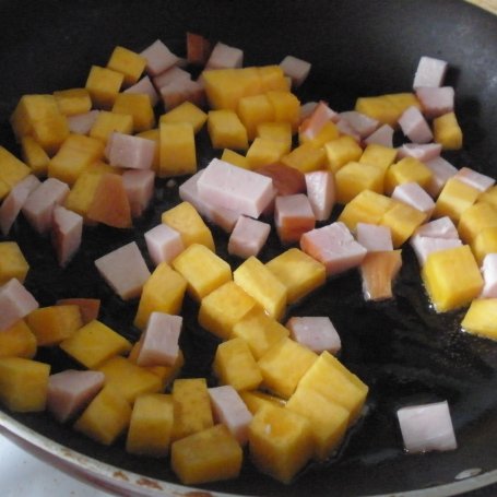 Krok 2 - Frittata z dynią, szynką i papryką foto