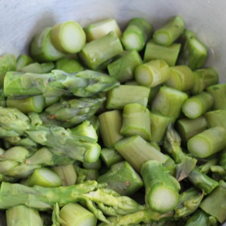 Krok 2 - Frittata ze szparagami i cukinią foto