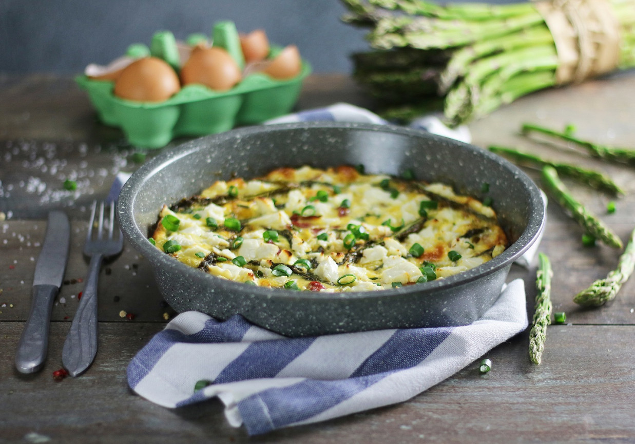 Frittata ze szparagami i szynką parmeńską foto