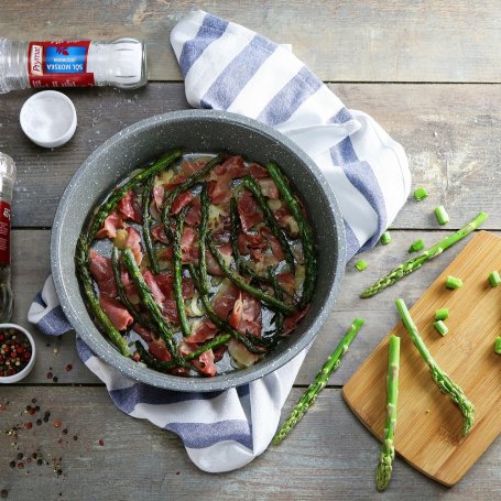Krok 3 - Frittata ze szparagami i szynką parmeńską foto