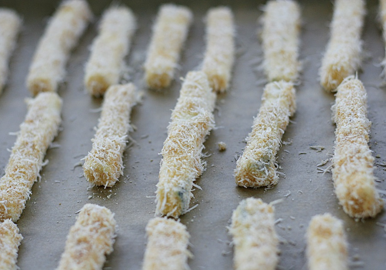 Frytki z cukinii panierowane w parmezanie foto
