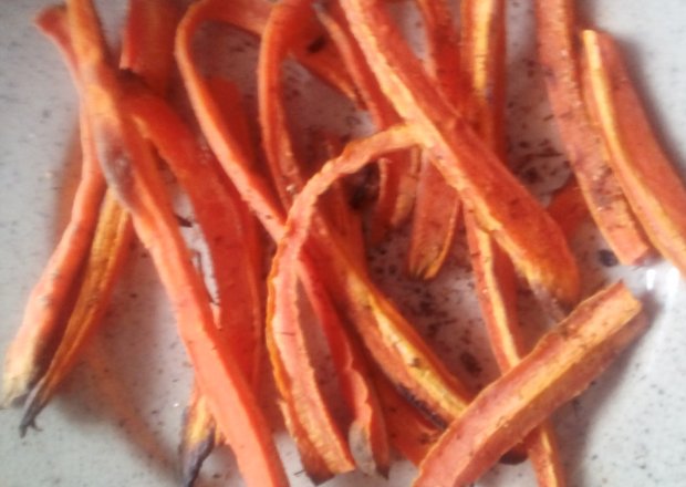 Fotografia przedstawiająca frytki z marchewki