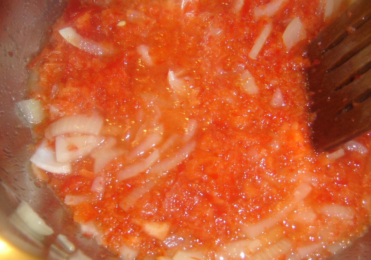 gąłąbki w sosie pomidorowo- paprykowym foto