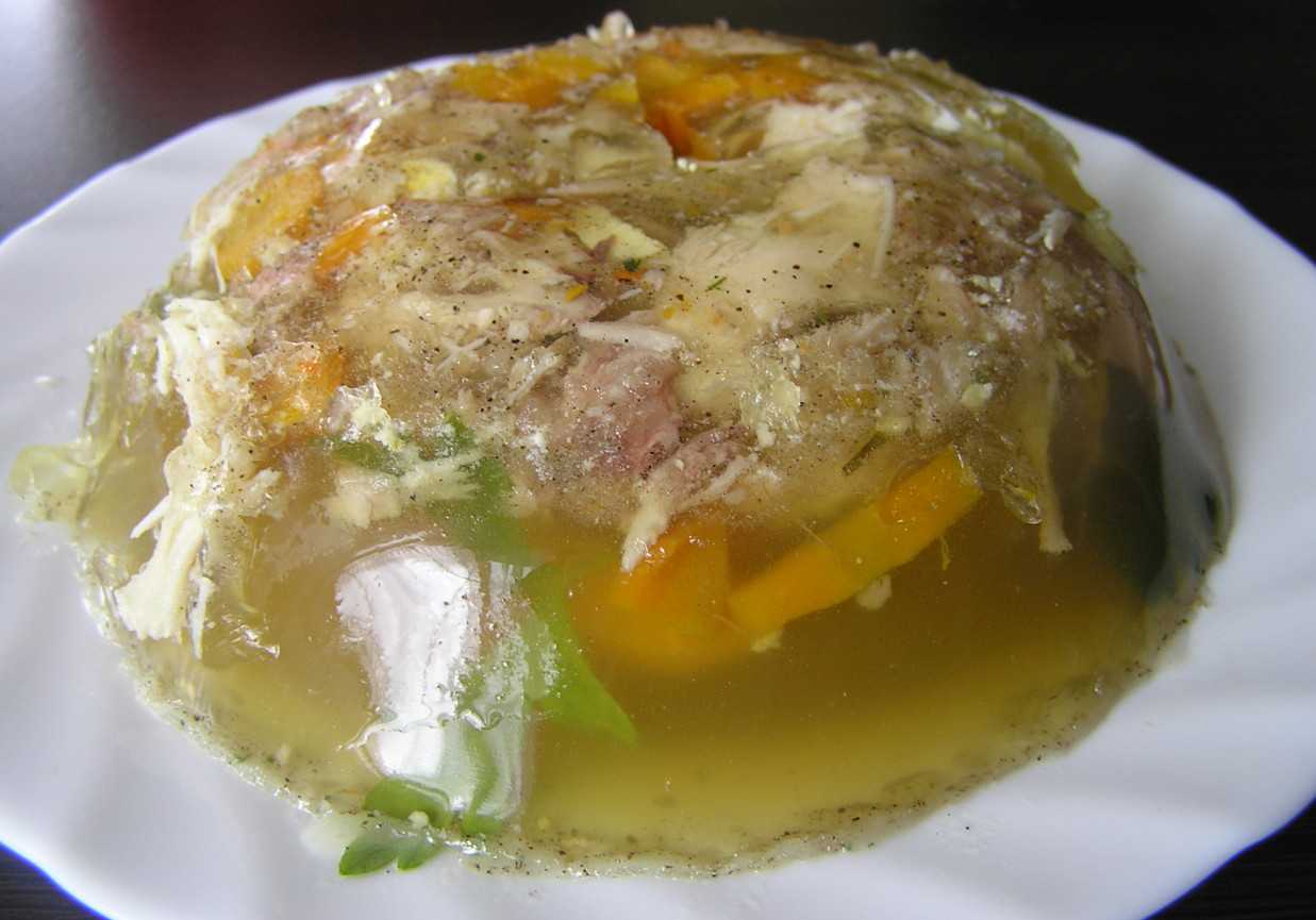 Galareta wieprzowo - drobiowa z marchewką i jajkiem foto