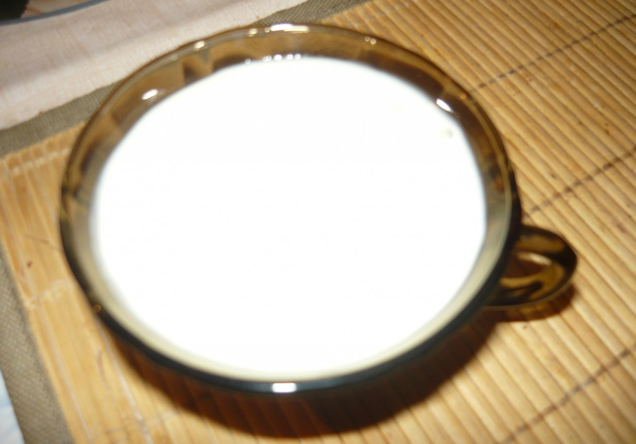 Galareta z kwaśnego mleka foto