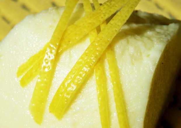 Fotografia przedstawiająca Galaretka jogurtowo-cytrynowa
