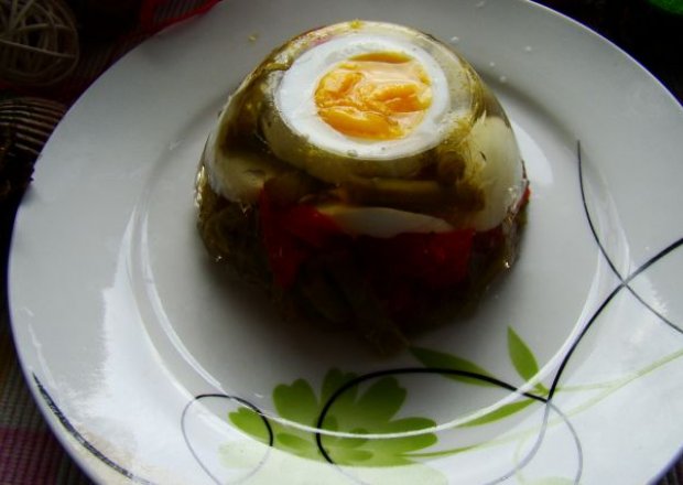 Fotografia przedstawiająca Galaretka warzywna z jajkiem