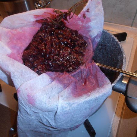 Krok 2 - Galaretka wytrawna z winogron do mięs foto