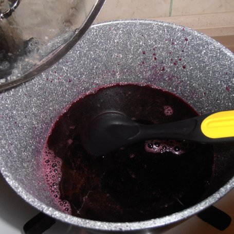 Krok 3 - Galaretka wytrawna z winogron do mięs foto