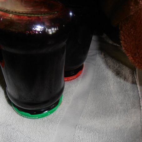 Krok 4 - Galaretka z czarnej porzeczki z sokiem wiśniowym foto