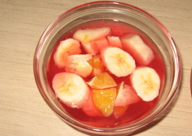 Fotografia przedstawiająca Galaretka z owocami - na deser