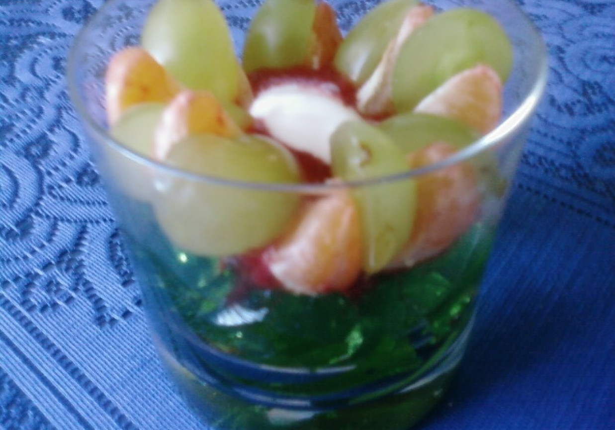 Galaretka z owocami. foto