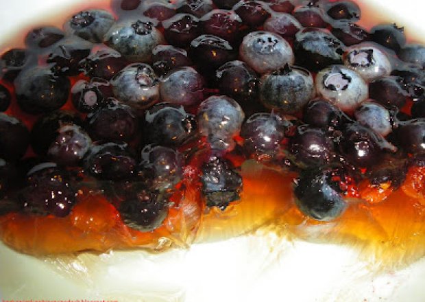 Fotografia przedstawiająca galaretki z owocami