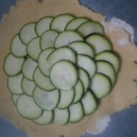 Krok 3 - Galette z cukinią i tuńczykiem :) foto