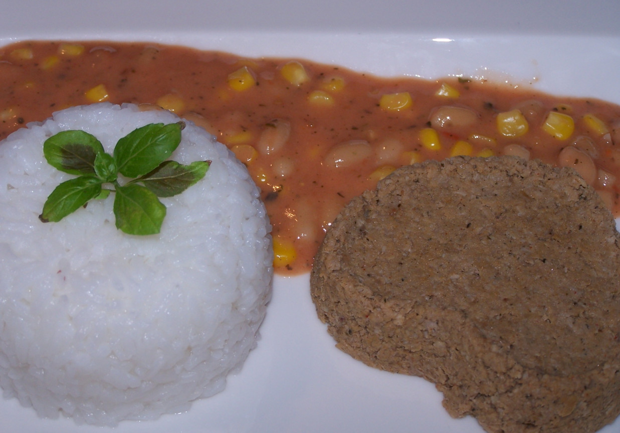 Gdy brak pomysłów na obiad, czyli ryż z pomidorowym sosem i mięsem mielonym :) foto