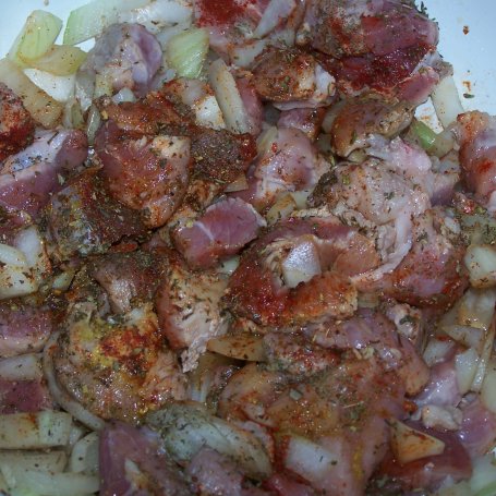 Krok 1 - Gdy brak pomysłów na obiad, czyli ryż z pomidorowym sosem i mięsem mielonym :) foto