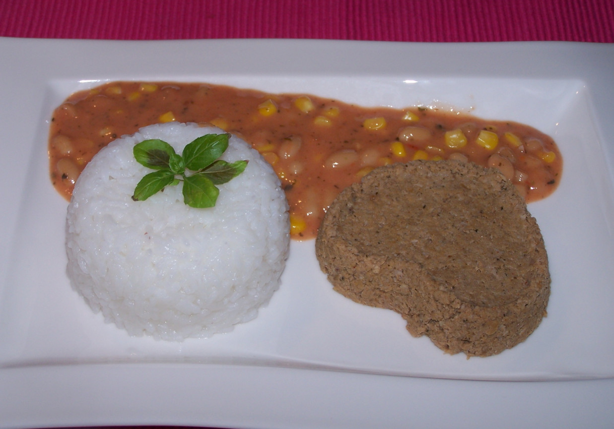 Gdy brak pomysłów na obiad, czyli ryż z pomidorowym sosem i mięsem mielonym :) foto