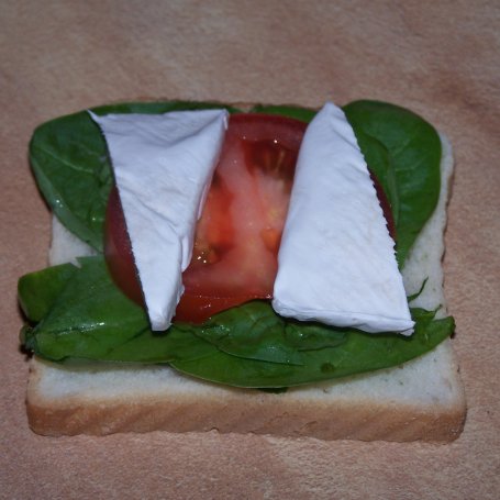 Krok 3 - Gdy mąż jest fanem szpinaku, czyli zapiekane kanapki z niespodzianką :) foto