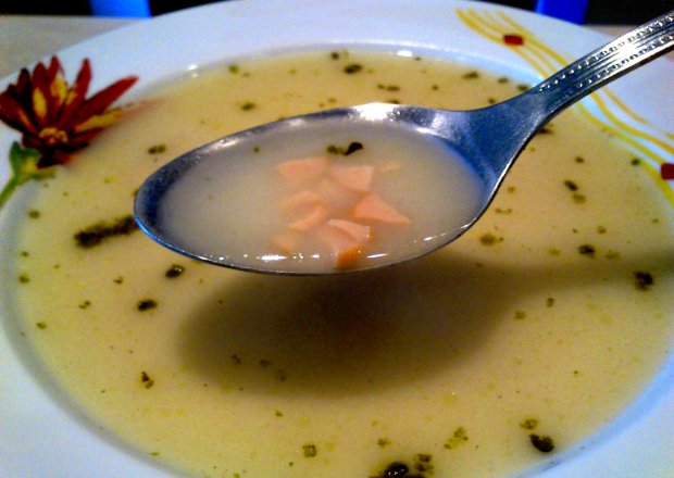 Fotografia przedstawiająca Genialna zupa czosnkowa