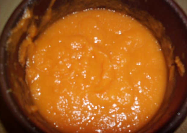 Fotografia przedstawiająca Gęsta zupa marchewkowa
