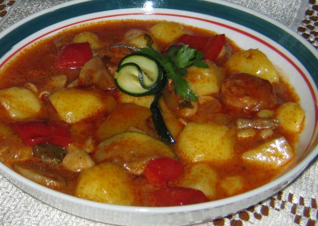 Fotografia przedstawiająca Gęsta zupka z ziemniakami
