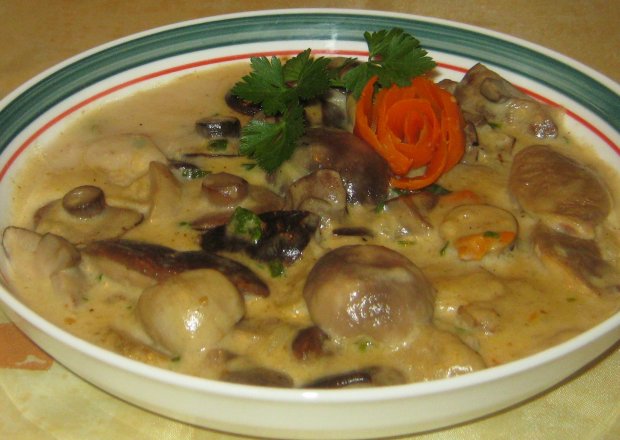 Fotografia przedstawiająca Gęsty grzybowy sos