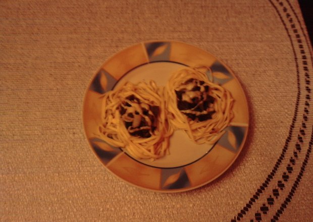 Fotografia przedstawiająca Gniazdka makaronowe z mięsem