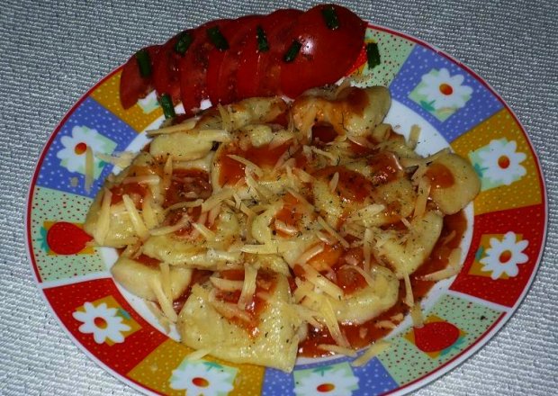 Fotografia przedstawiająca Gnocchi w sosie pomidorowym