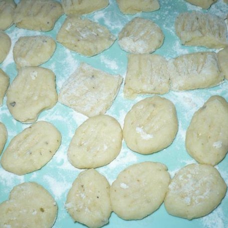 Krok 4 - Gnocchi w sosie pomidorowym foto