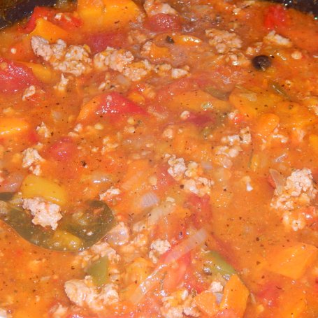 Krok 2 - Gnocchi z sosem wielowarzywnym i mięsem królika foto