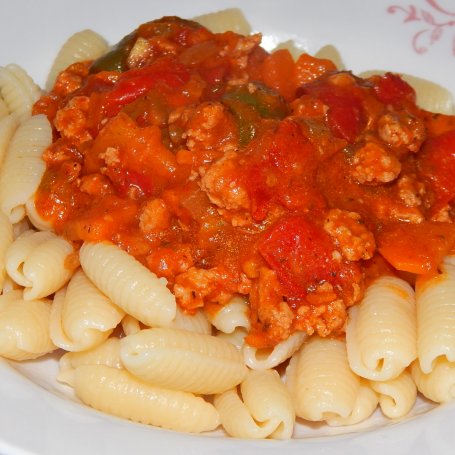 Krok 5 - Gnocchi z sosem wielowarzywnym i mięsem królika foto