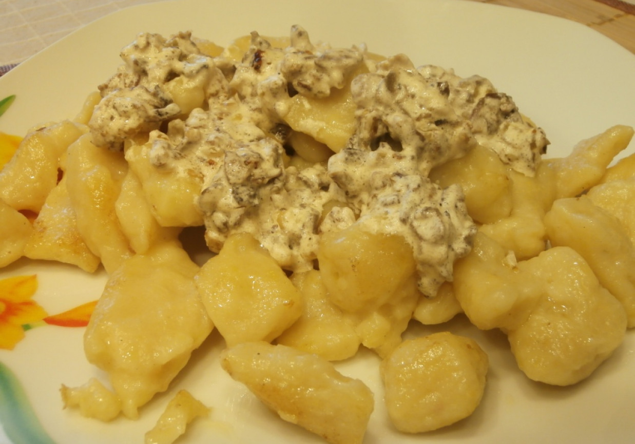 gnocchi z suszonymi grzybami foto