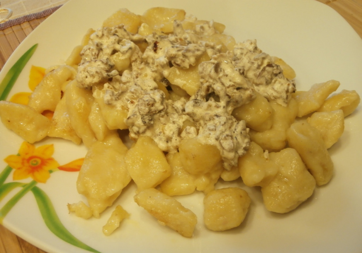 gnocchi z suszonymi grzybami foto