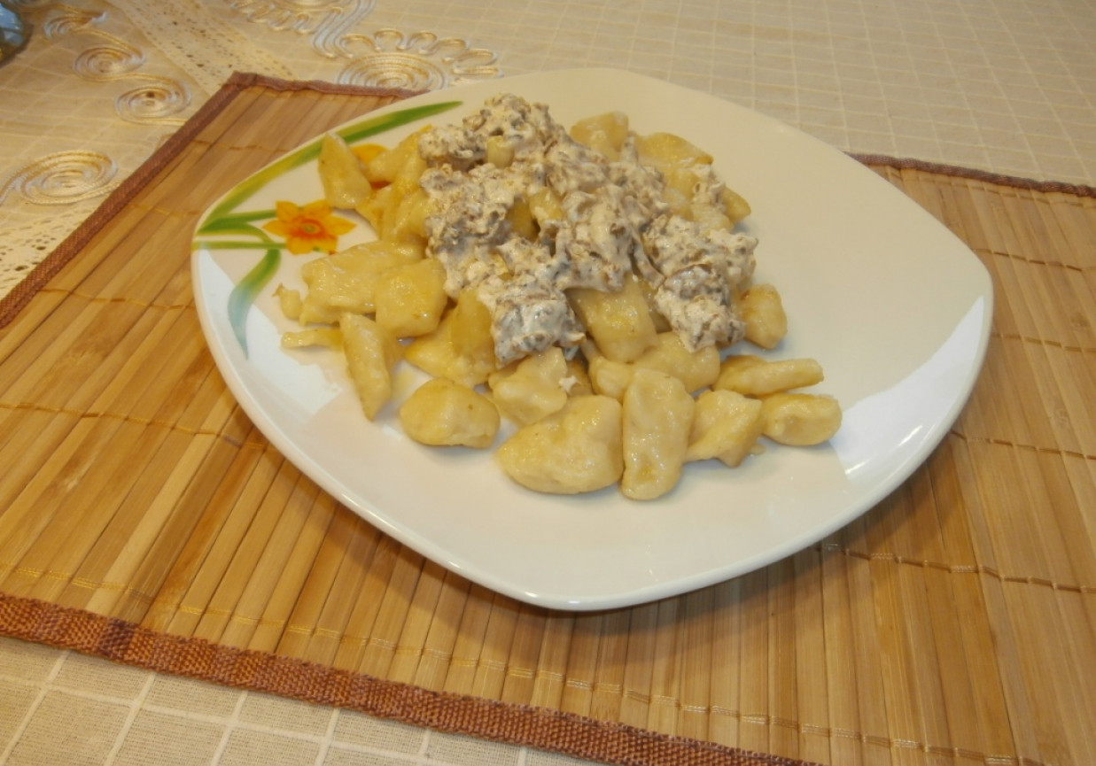 gnocchi z suszonymi grzybami foto