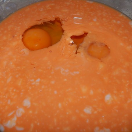 Krok 1 - Gofry bezglutenowe z sokiem marchewkowym foto
