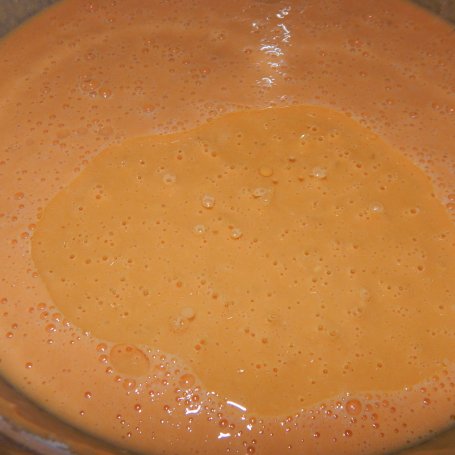 Krok 6 - Gofry bezglutenowe z sokiem marchewkowym foto