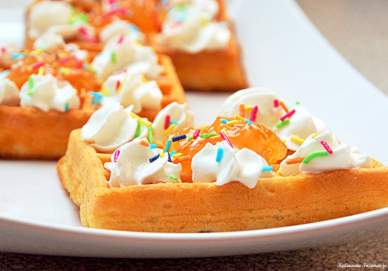 Puszyste i chrupiące gofry foto