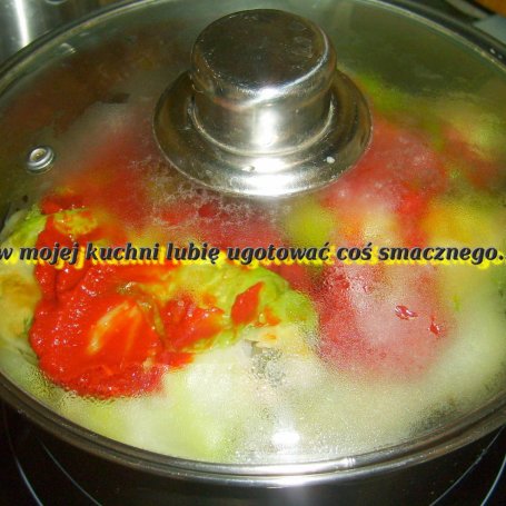 Krok 2 - gołąbki cielęce w sosie pomidorowym... foto