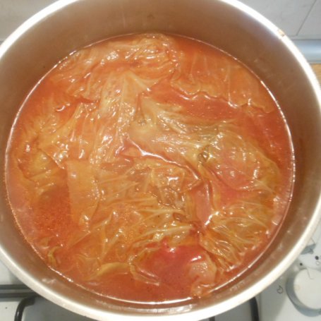 Krok 10 - Gołąbki cielęce w sosie pomidorowym foto