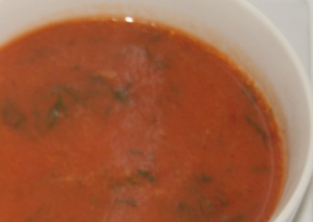 Fotografia przedstawiająca Gołąbki w sosie pomidorowym z włoskimi ziołami