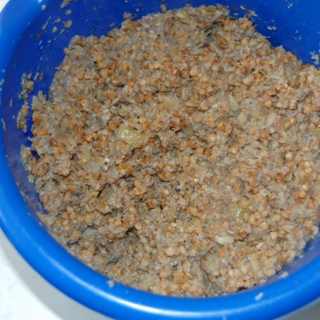 Krok 5 - Gołąbki z kaszą gryczaną i pieczarkami foto