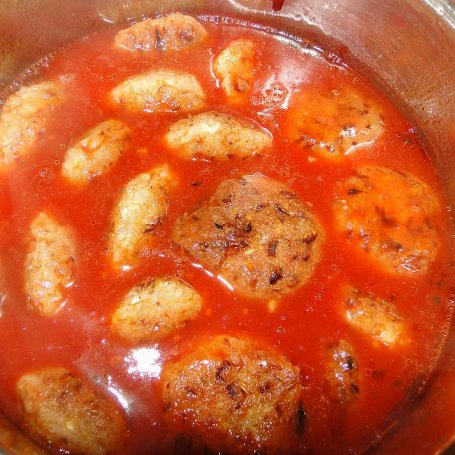 Krok 7 - "Gołąbki" z kaszy gryczanej białej w sosie pomidorowym foto
