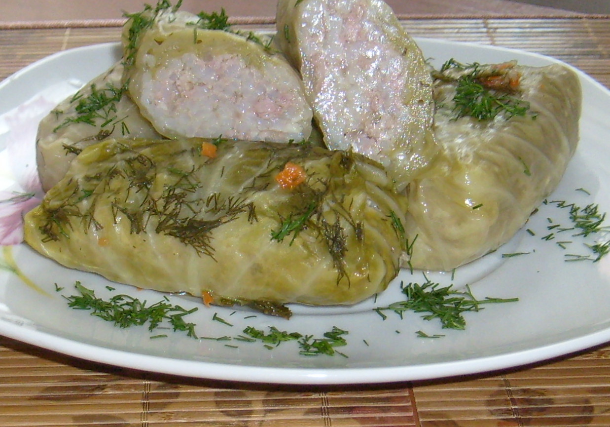 Gołąbki z młodej kapusty duszone z koperkiem foto