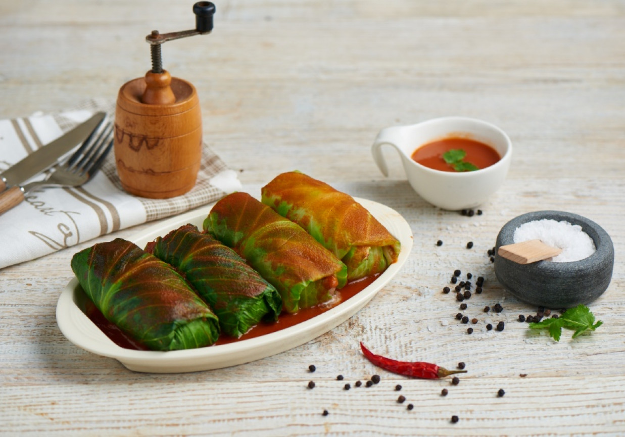 Gołąbki z młodej kapusty pieczone w piekarniku foto