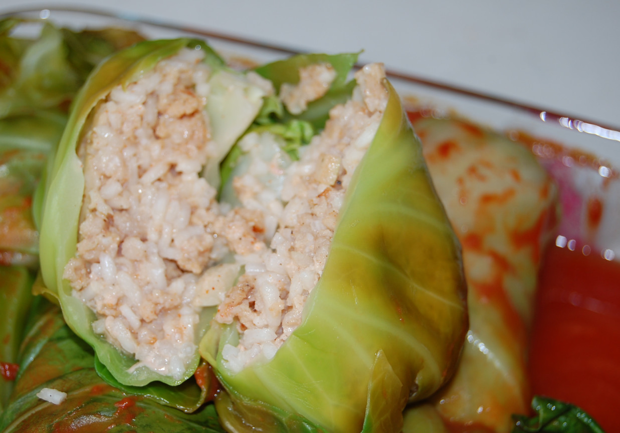 Gołąbki z młodej kapusty pieczone w piekarniku foto