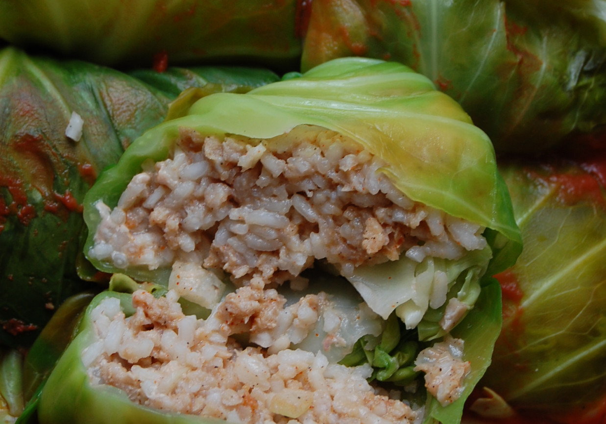 Gołąbki z młodej kapusty pieczone w piekarniku foto