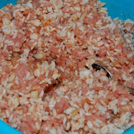 Krok 3 - Gołąbki z młodej kapusty pieczone w piekarniku foto