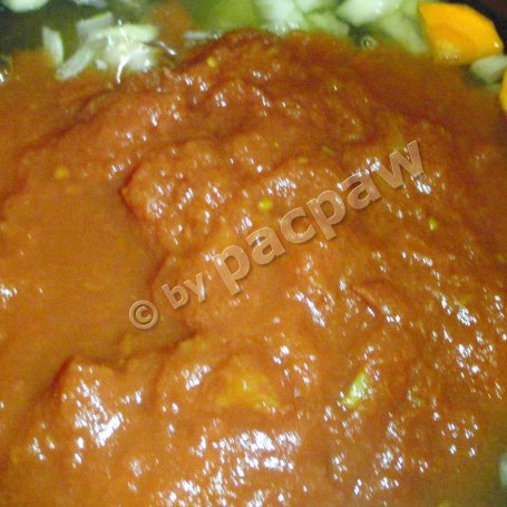 Krok 13 - Gołąbki z młodej kapusty z sosem pomidorowym - szybkowar foto