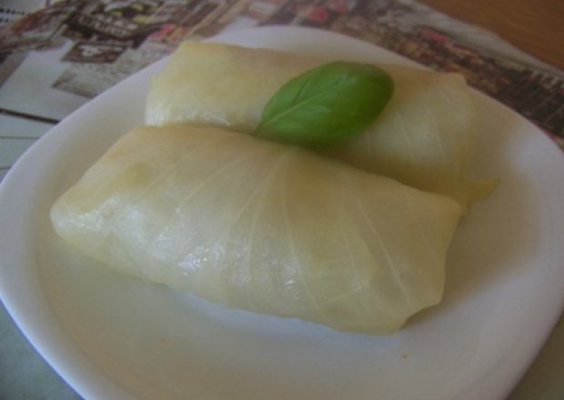Fotografia przedstawiająca Gołąbki z ryżem i mięsem mielonym z szynki