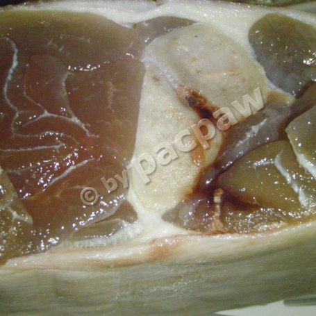 Krok 1 - Golonka peklowana pieczona w winno-miodnej miksturze podana z pieczonymi ziemniakami foto